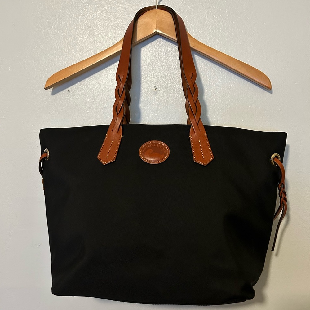 Dooney & Bourke Black work bag 🔥